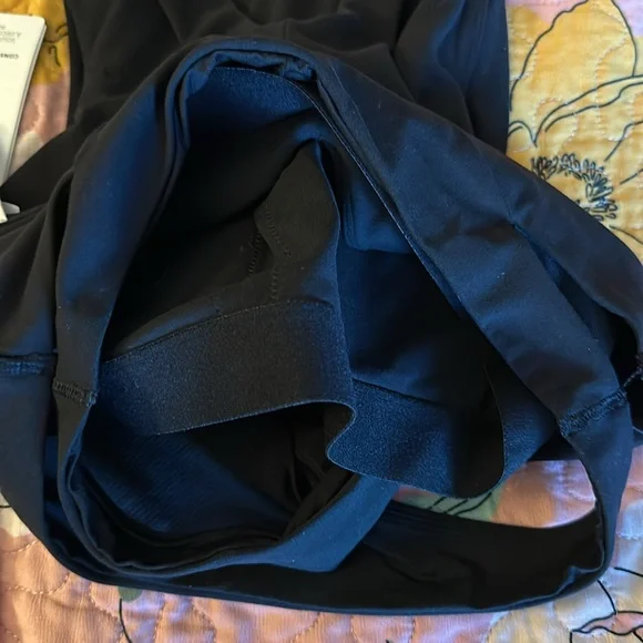 Athleta Conscious Cut Out Crop Sport bra size A-C Small nwt black - Picture 7 of 7